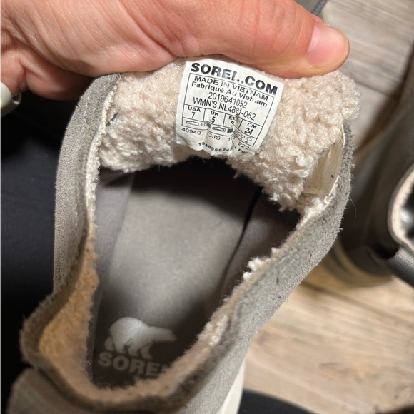 Sorel Woman’s Charcoal Suede Waterproof Fleece-Lined Boots Size 7 - Picture 6 of 11